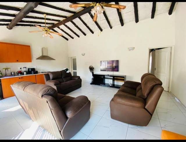 14 BEDROOM HOUSE FOR SALE IN LOMBARDY EAST